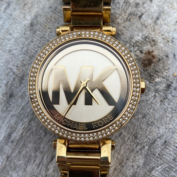 Women’s Michael Kors stainless steel with rhinestones around face of watch - Picture 2 of 3